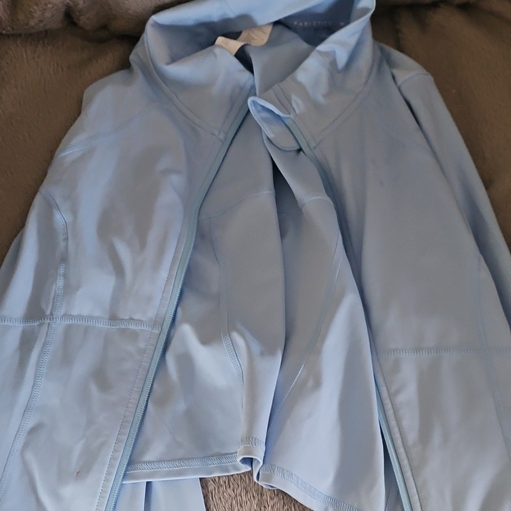 Fabletics X Khloe Perfect Storm Cropped Jacket in Bali Blue-New with Tags